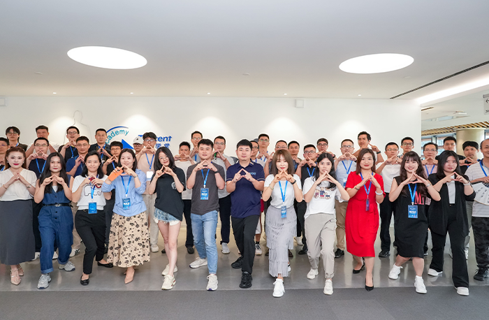 騰訊云＆AICC正式簽約 用AI引領(lǐng)企業(yè)創(chuàng)新未來！