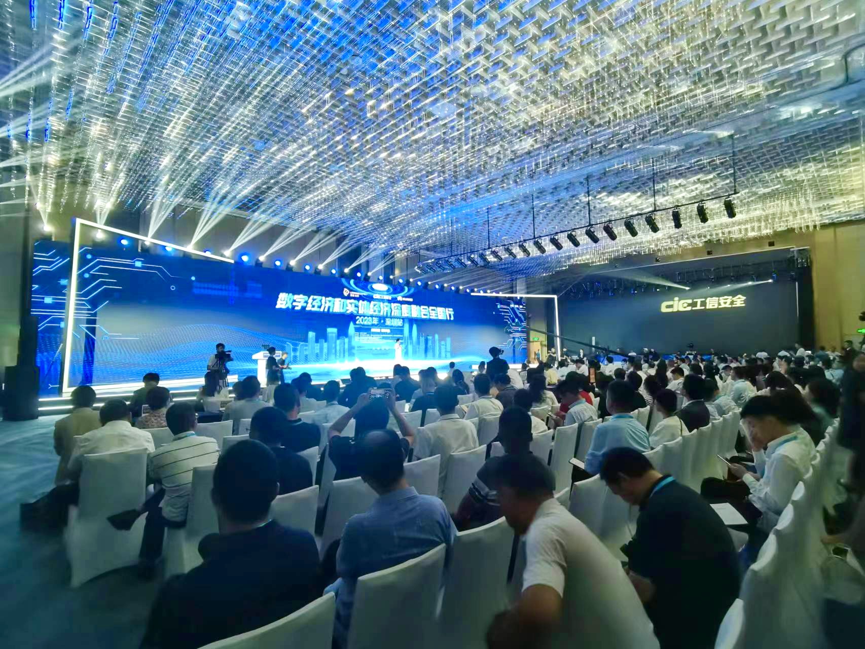 5c37504820ccf77b68cb0f3c975a4c4